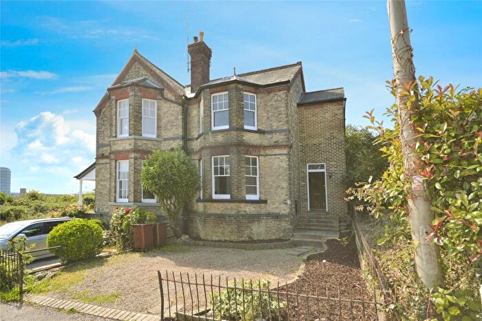 3 Bedroom Semi-Detached House To Rent In Admiralty Road, Upnor, Rochester, Kent, ME2