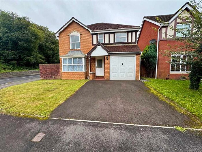 4 Bedroom Detached House For Sale In Parc Afon, Tonypandy, CF40