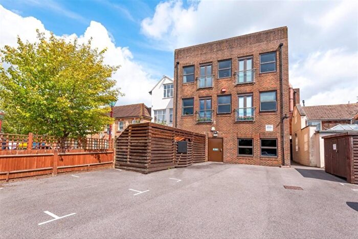 1 Bedroom Flat To Rent In - East Street, Horsham, RH12