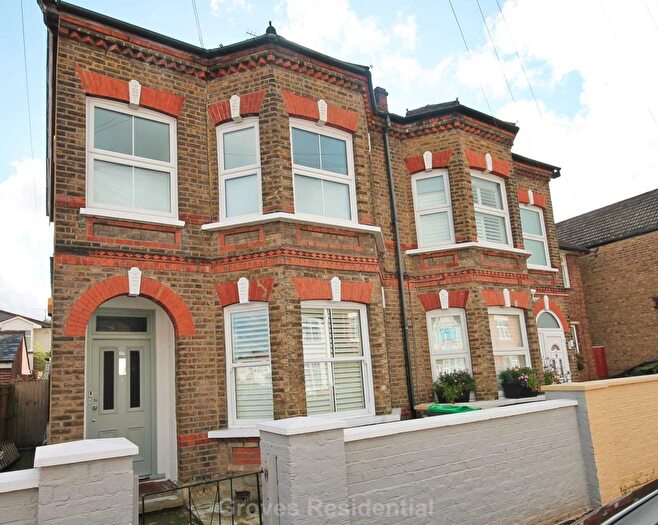 3 Bedroom Flat To Rent In Cambridge Road, New Malden, KT3