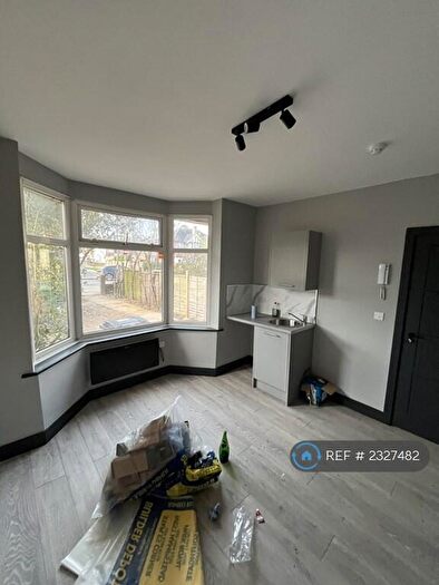 Studio To Rent In Hook Road, Kingston Upon Thames, KT6