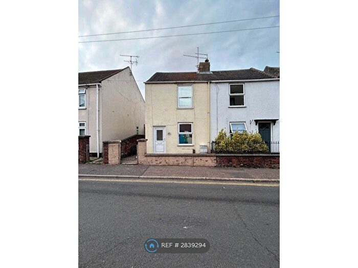 2 Bedroom Semi-detached House To Rent In Englands Lane, Gorleston, NR31