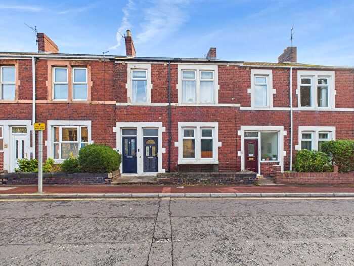 2 Bedroom Flat For Sale In Station Road, Bill Quay, NE10