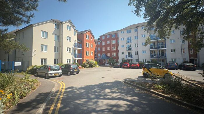2 Bedroom Flat For Sale In Beach Road, Weston-Super-Mare, BS23