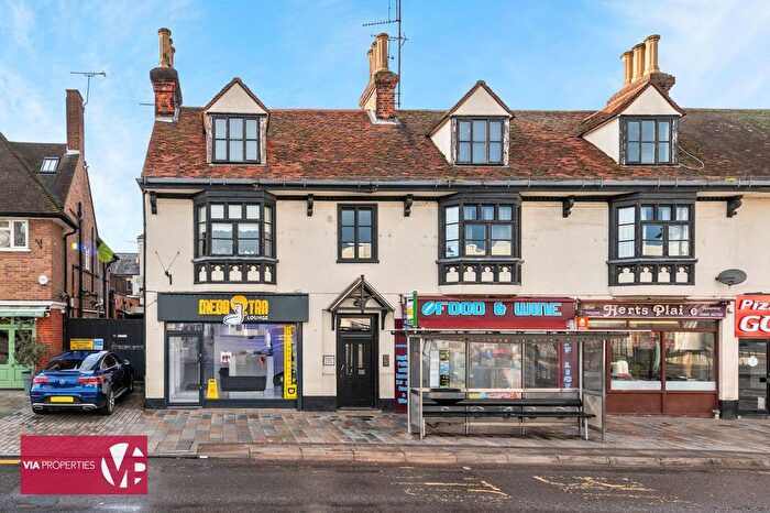 2 Bedroom Flat To Rent In Myddleton House, Hoddesdon, EN11