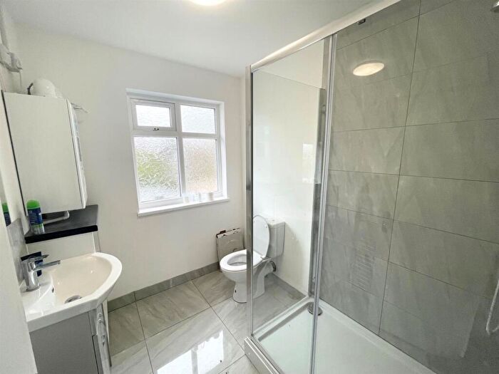 6 Bedroom Semi-Detached House To Rent In **£pppw Excluding Bills** Coventry Road, Beeston, Nottingham, NG9