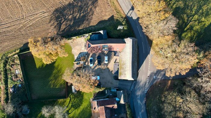 5 Bedroom Barn Conversion For Sale In Clay Lane, Chichester, PO18