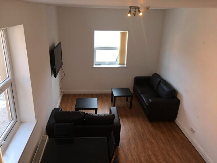 5 Bedroom Maisonette To Rent In Heaton Road, Heaton, Newcastle Upon Tyne, NE6