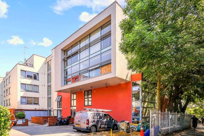 2 Bedroom Flat To Rent In Elm Grove, London, SW19