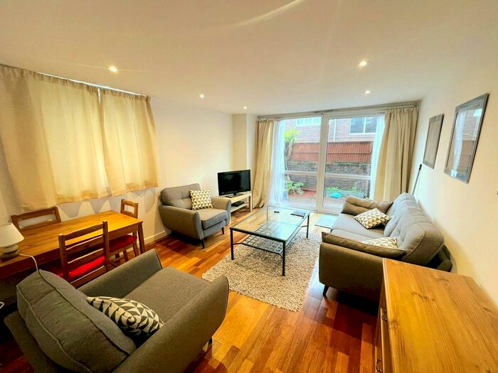 2 Bedroom Flat To Rent In Partington Close, Archway, N19