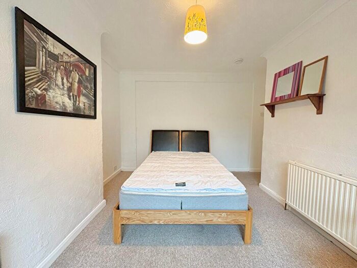 5 Bedroom Semi Detached House To Rent In Pansy Road, Southampton, SO16