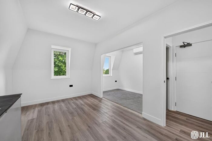 1 Bedroom Flat For Sale In Southern Road, Plaistow, London, E13