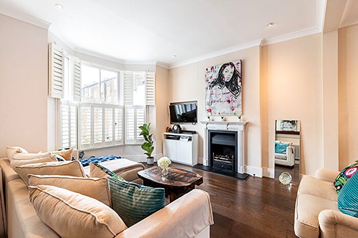 2 Bedroom Town House To Rent In Halford Road, London, SW6