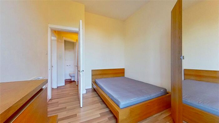 1 Bedroom Flat To Rent In Albert Street, Leith, Edinburgh, EH7