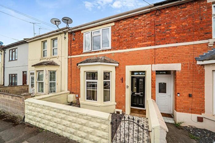 3 Bedroom Terraced House For Sale In Bessemer Road West, Rodbourne Cheney, Swindon, SN2