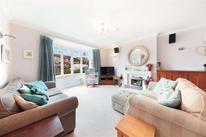 2 Bedroom Flat For Sale In The Woodlands, Hither Green, SE13
