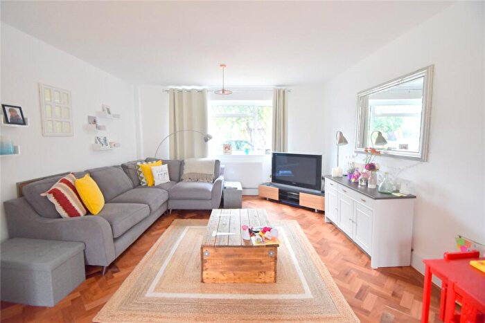 3 Bedroom Detached House To Rent In Clewer Hill Road, Windsor, Berkshire, SL4