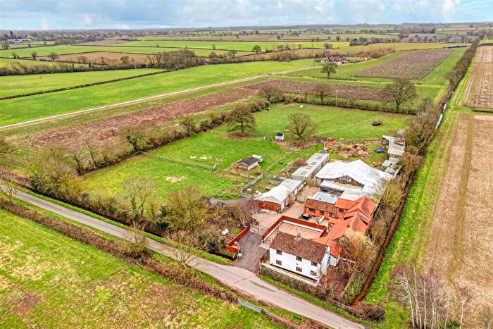 Barn Conversion For Sale In South Scarle Lane, Swinderby, Lincoln, LN6