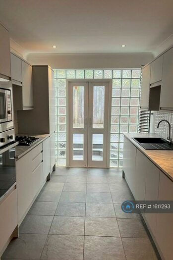 2 Bedroom Terraced House To Rent In Lyveden Road, London, SE3