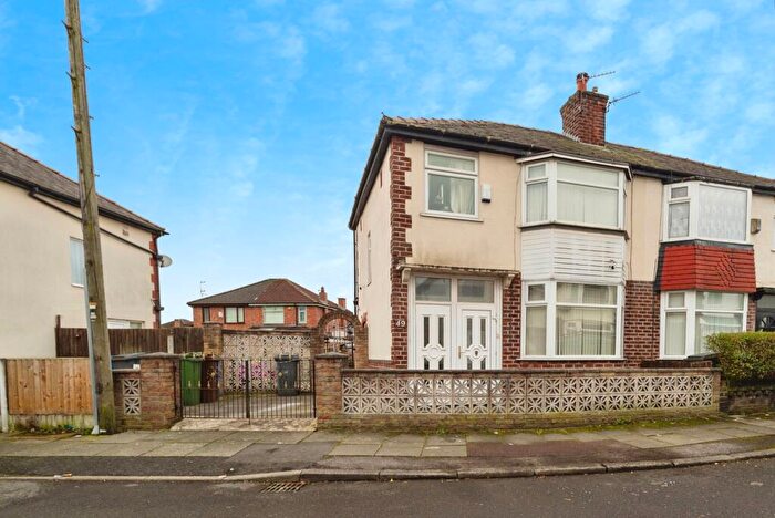 3 Bedroom Semi Detached House For Sale In St. Andrews Avenue, Droylsden, Manchester, Greater Manchester, M43