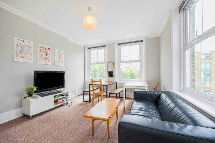 4 Bedroom Maisonette To Rent In Pentonville Road, Islington, N1