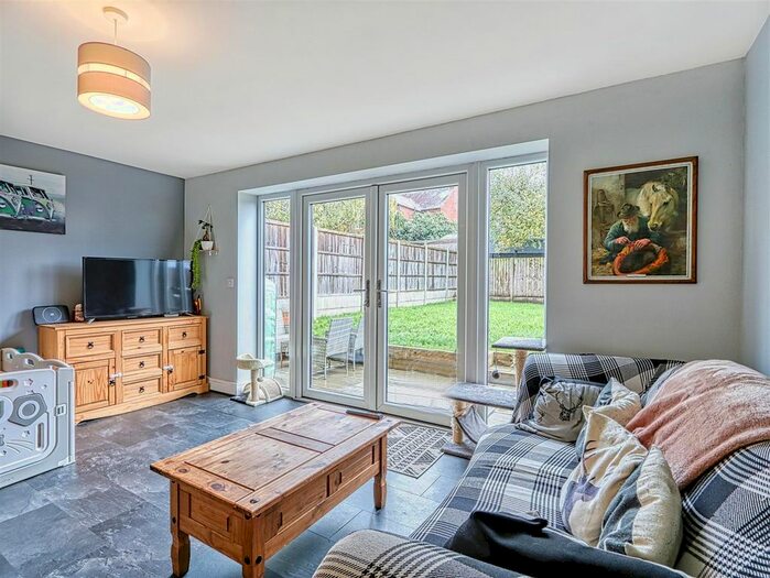 3 Bedroom Detached House For Sale In Cavendish Street North, Old Whittington, Chesterfield, Derbyshire, S41