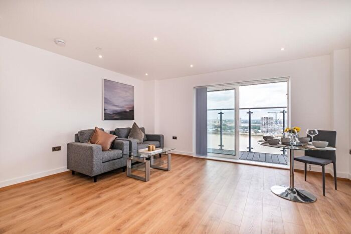 1 Bedroom Flat To Rent In Mast Quay, Woolwich, SE18