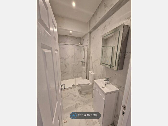 2 Bedroom Flat To Rent In Station Road, Harlesden, NW10