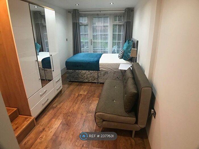 1 Bedroom Flat To Rent In Gateway Close, Northwood, HA6