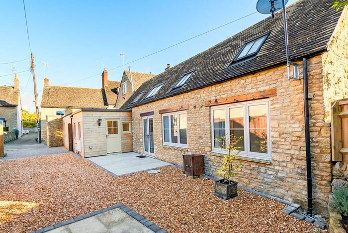 2 Bedroom Flat To Rent In Park Street, Charlbury, Chipping Norton OX7