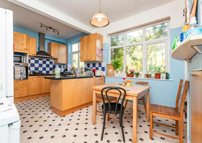 4 Bedroom Semi-Detached House To Rent In Bristol Road, Selly Oak, Birmingham, B29