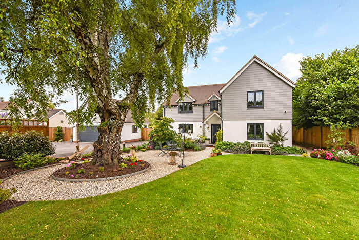 4 Bedroom Detached House For Sale In Mint Road, Liss Forest, Hampshire, GU33