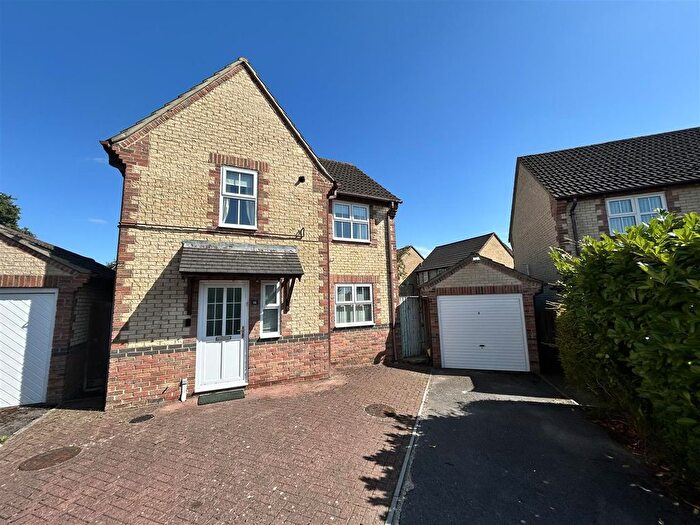 3 Bedroom Detached House For Sale In Webbington Road, Pewsham, Chippenham, SN15