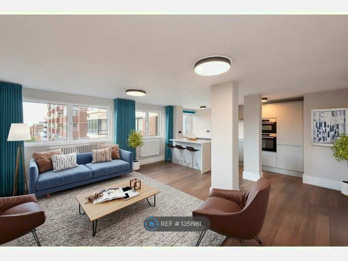 2 Bedroom Flat To Rent In Eaton Manor, Hove, BN3