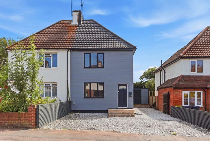 3 Bedroom Semi-Detached House For Sale In Weir Gardens, Rayleigh, SS6