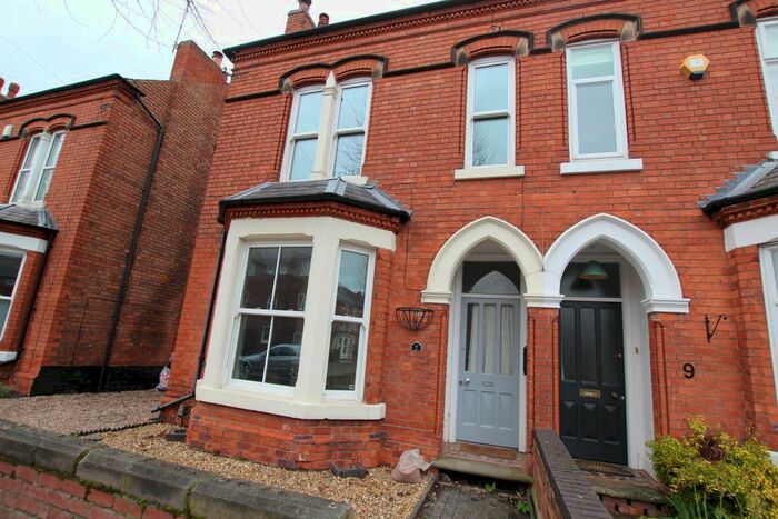 5 Bedroom Semi-Detached House To Rent In Epperstone Court, West Bridgford, Nottingham, NG2