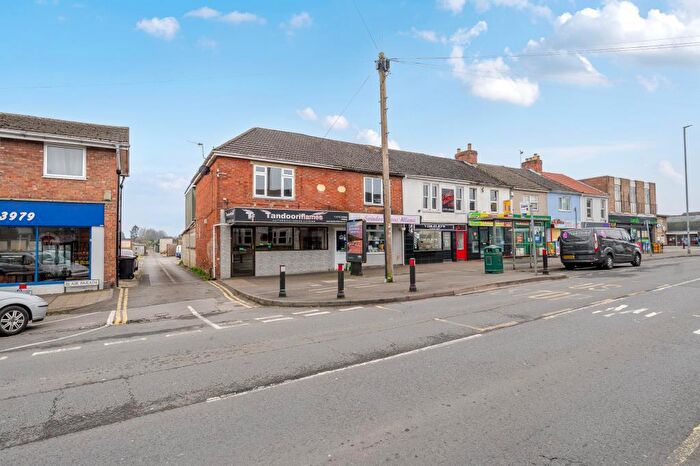 3 Bedroom Flat To Rent In Moredon, Swindon, SN25