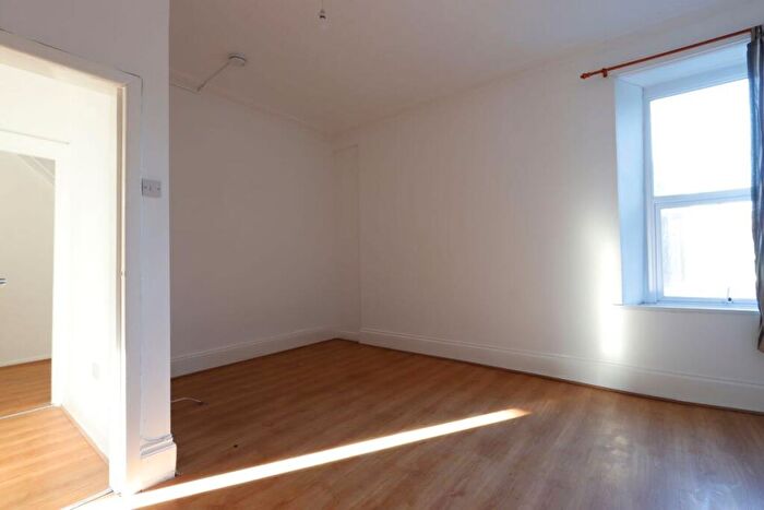 3 Bedroom Terraced House For Sale In Holton Road, Barry, Vale Of Glamorgan, CF63
