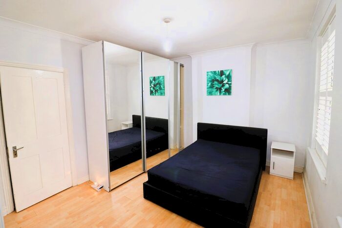 4 Bedroom Semi-Detached House To Rent In Barley Lane, Romford, IG3