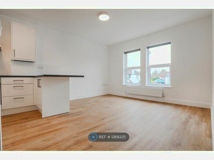 2 Bedroom Flat To Rent In Footscray Road, London SE9