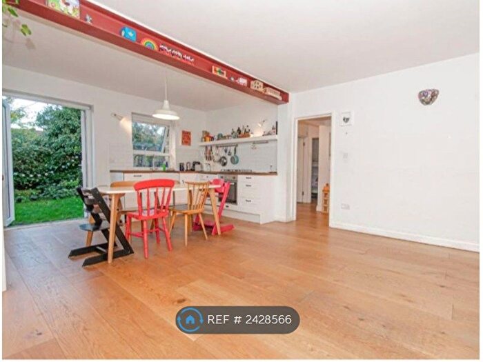 2 Bedroom Semi-Detached House To Rent In Cromwell Close, London, N2