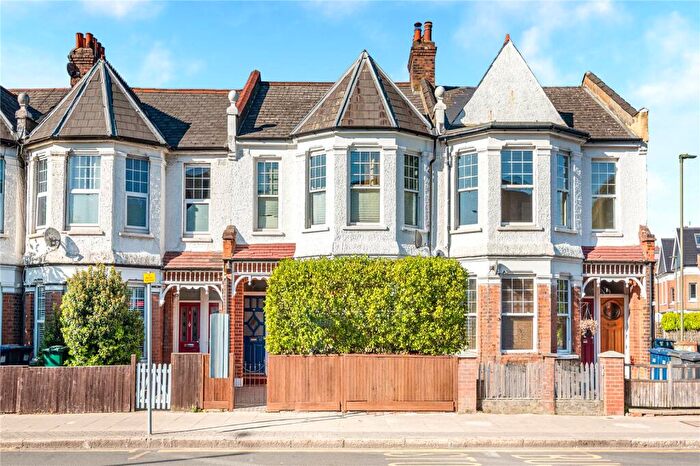 2 Bedroom Apartment For Sale In East End Road, N2