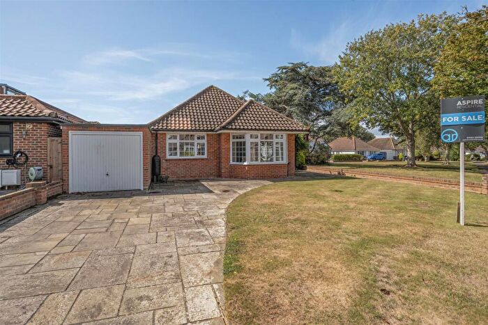 2 Bedroom Detached Bungalow For Sale In Glynde Avenue, Goring-By-Sea, BN12