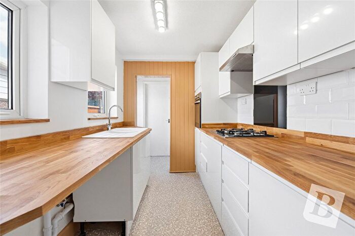 3 Bedroom Terraced House For Sale In Cecil Road, Gravesend, Kent, DA11