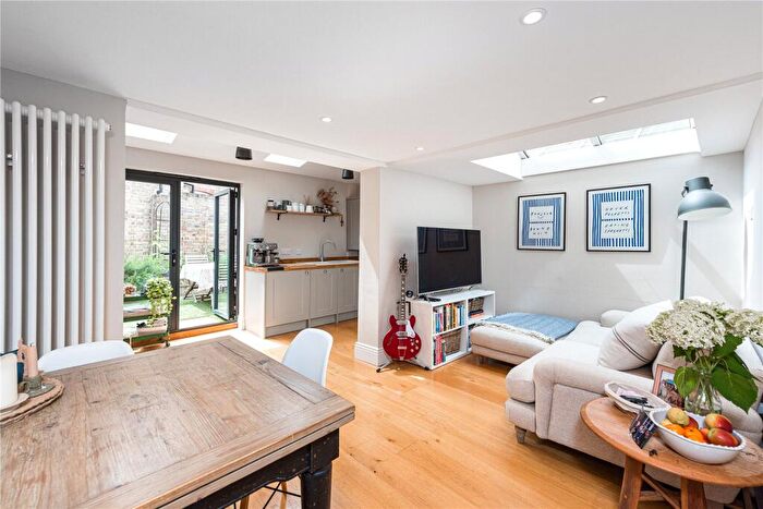 2 Bedroom Apartment For Sale In Rowena Crescent, London, SW11