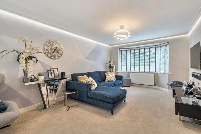 4 Bedroom Detached House For Sale In Tangier Way, Burgh Heath, Tadworth, KT20