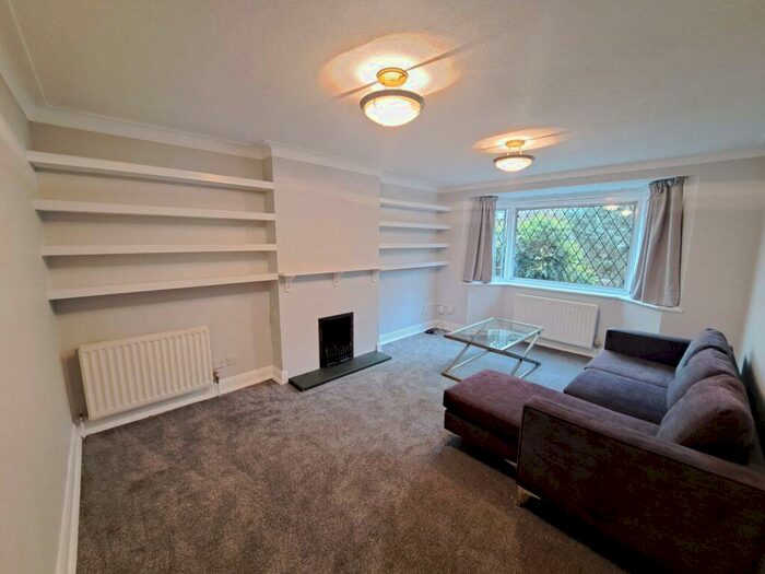 2 Bedroom Detached Bungalow To Rent In Bedroom Detached Bungalow &#; Houndsden Road, Winchmore Hill, N21