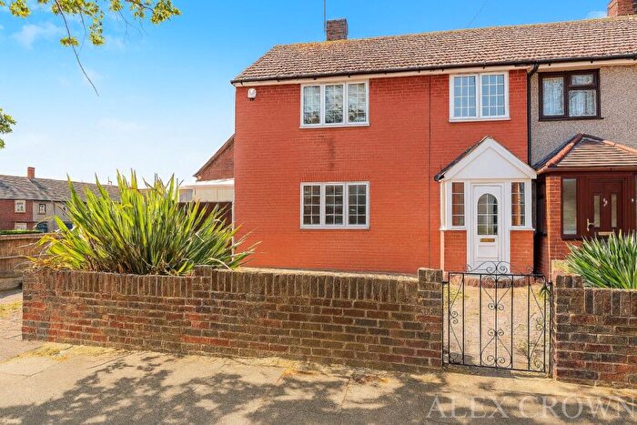 3 Bedroom House To Rent In Manford Way, Redbridge, IG7