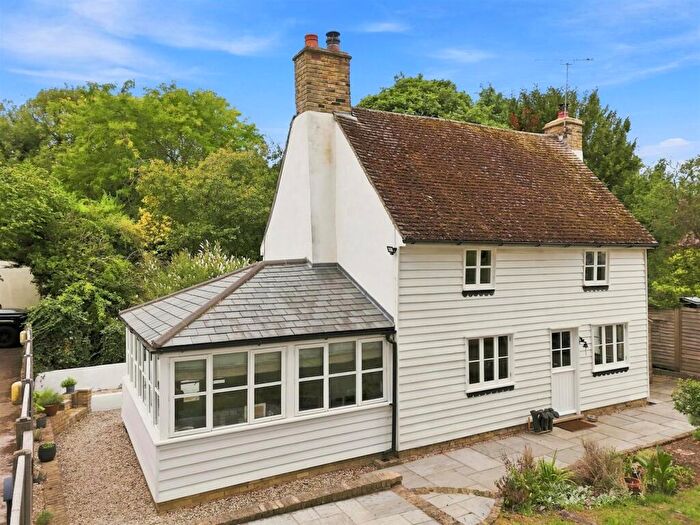 3 Bedroom Detached House For Sale In Red Lion Yard - Wareside, SG12