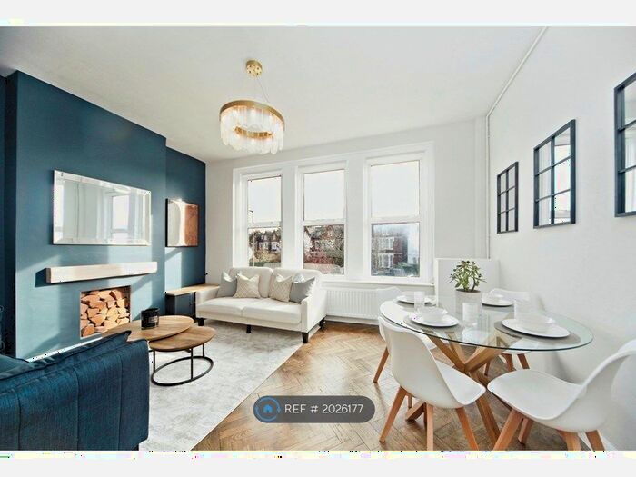 3 Bedroom Flat To Rent In Ritherdon Road, London, SW17